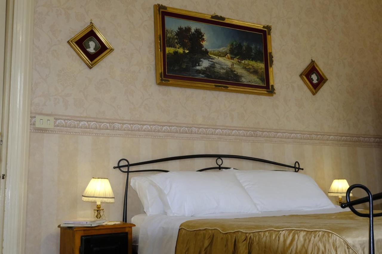 Palazzo Vitrano - Tourist Apartment Catánia Buitenkant foto
