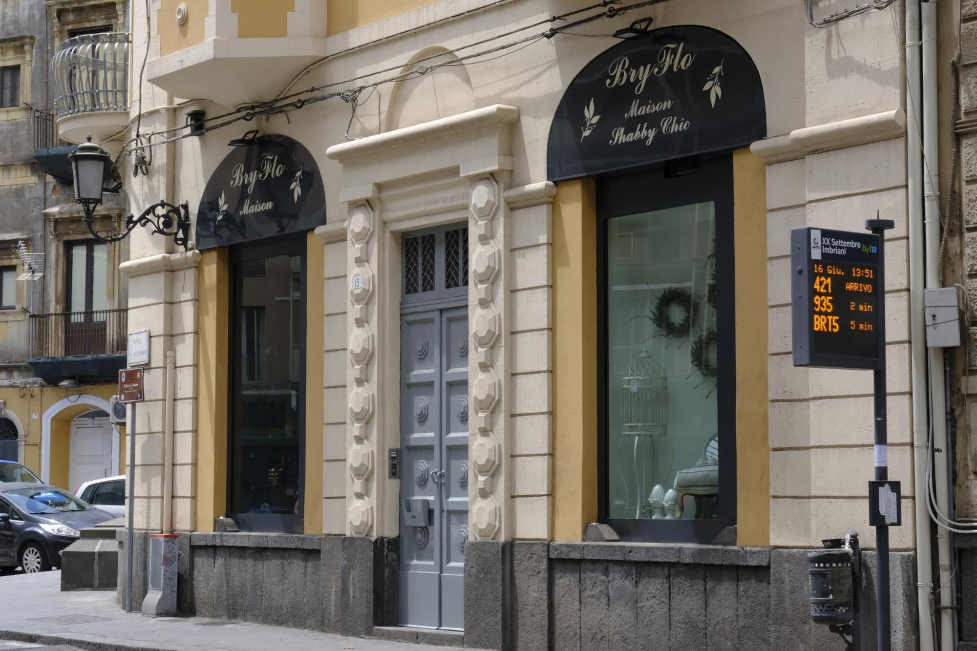 Palazzo Vitrano - Tourist Apartment Catánia Buitenkant foto