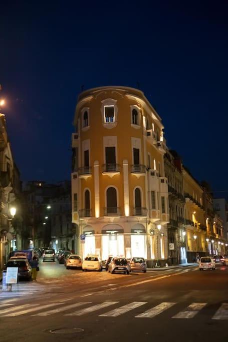 Palazzo Vitrano - Tourist Apartment Catánia Buitenkant foto