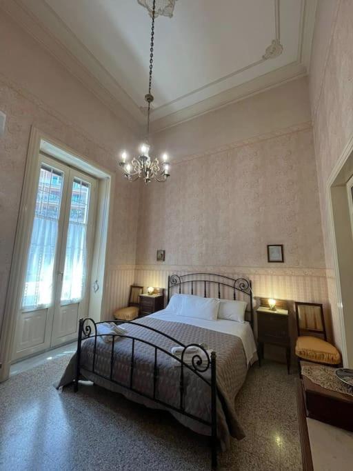 Palazzo Vitrano - Tourist Apartment Catánia Buitenkant foto
