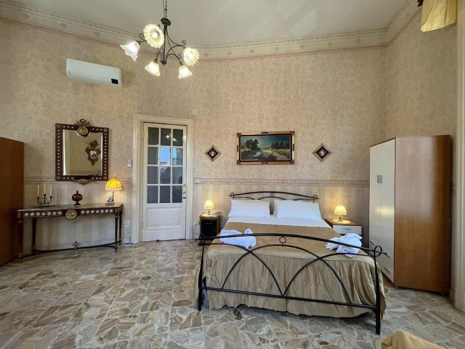 Palazzo Vitrano - Tourist Apartment Catánia Buitenkant foto